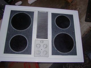 GE Downdraft Cooktop wiith Grill Unit Gridddle White JP389