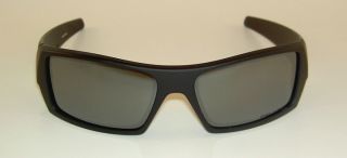 Oakley Gascan Sunglasses Matte Black Frame 12 856 Polarized Black
