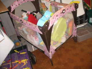 Graco Pink Brown Pack N Play Play Yard Bassinet Changing Table