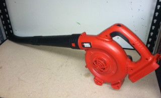 Black Decker 18 Volt Cordless Electric Blower Sweeper NSW18 Ni CAD 120