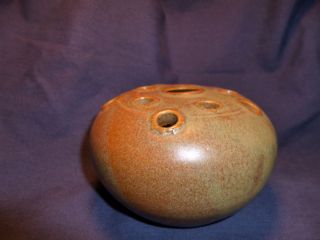 Exceptional Bill Gordy Georgia Pottery Flower Frog Vase 1956