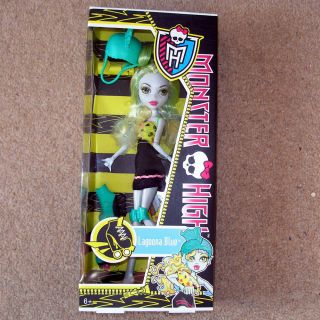 Monster High Dolls Skultimate Roller Maze Skull Shores Spring Island