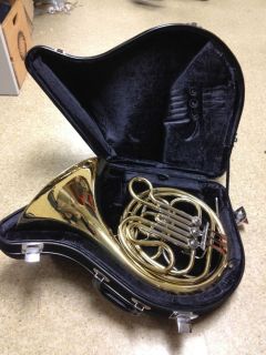  Holton H602 French Horn w Case
