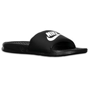 This fresh update to a classic is just what you need. The Nike Benassi