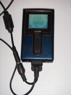 iRiver H10 20 GB  Remix Blue Navy Digital Media Player Bundle USB