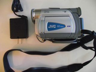 JVC GR D70U DIGITAL VIDEO CAMERA MiniDV LCD SCREEN   TRANSFER, RECORD