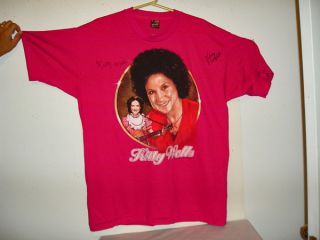 Autograph of Country Artist Kitty Wells Johnny Wright on XL T Shirt