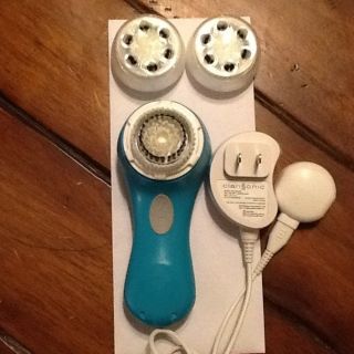 Clarisonic MIA with 2 New Brush Heads for Sensitive Skin
