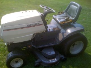 White GT205 Hydro Riding Mower Lawn Garden Tractor