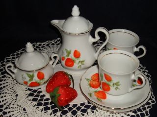 Pretty Leander Porcelain Strawberry 8 Piece Teaset Tea Set Boheme
