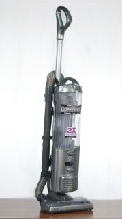 Shark Swivel Navigator Deluxe Bagless Upright UV410 Lightweight Vacuum