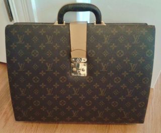 Louis Vuitton Briefcase 17L x 13H x 4 5D