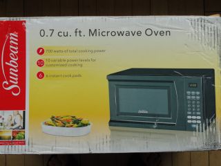 Sunbeam 0 7 CU ft Microwave Oven 700 Watts SGS90701 Black