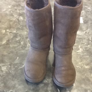 UGG Classic Tall in Brown 5815 Auth Boots Size 7