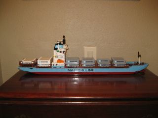 Lego Maersk Container SHIP 10155 Very RARE Retired Set