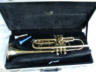 BACH Trumpet TR300 with CASE and 2 MOUTHPIECES Vincent Bach 7C / Kelly