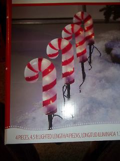 DECORATIVE CANDY CANE PATHWAY MARKERS 4 PIECES 4.5 FT. LIGHTED LENGTH