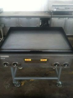 TOASTMASTER 36 FLAT TOP GRILL (ELECTRIC) W/ STAND ON CASTERS
