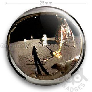 APOLLO 11 Neil Armstrong Buzz Aldrin Helmet Visor Moon   25mm 1 Badge