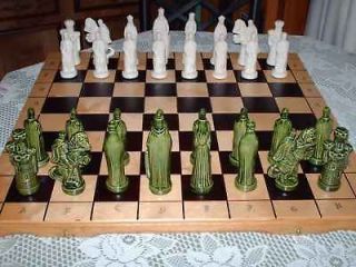 Ivory vs Green Handpainted Medieval Alberta Chess Set King 7 1/2