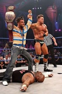 TNA WRESTLING ROBBIE E Event Worn Orange/Blue/Wh ite Stripe Cardigan