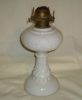 ANTIQUE WHITE OPAQUE MILK OR OPAL GLASS SWIRL & DEPRESSED DAISY OIL