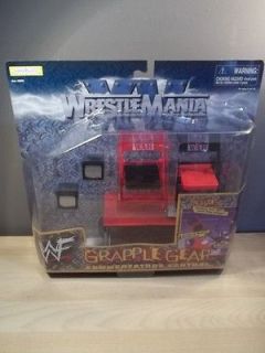 WWE WWF WRESTLEMANIA XV GRAPPLE GEAR COMMENTATORS CENTRAL PLAYSET MIB