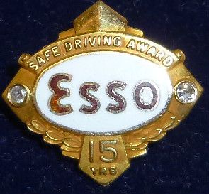 ESSO 10 K GOLD WITH REAL DIAMONDS PIN 15 YEARS SAFE DRIVING AWARD
