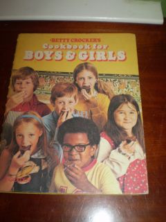 Betty Crocker Cookbook Boys Girls 1978 6th printing ringed binder