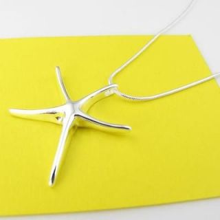 Starfish pendant necklace In 925 sterling Silver. 