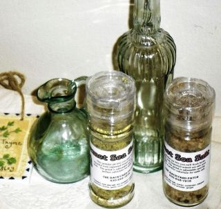 GOURMET HERBS~grinder jar~fresh dried herbs~thyme~ga rlic~curry~dil l