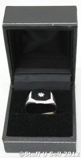 9ct White Gold Single Diamond Sovereign Set Ring Size UK U
