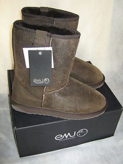Emu Boots (NWB) Mens 10 / Womens 11 WANNEROO Choc. Distressed