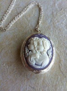 BABY PURPLE MOTHER DAUGHTER SISTER LAVENDER PHOTO Necklace Locket